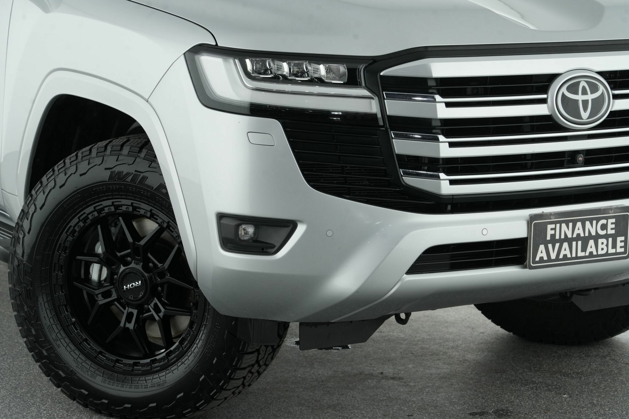Toyota Landcruiser image 2