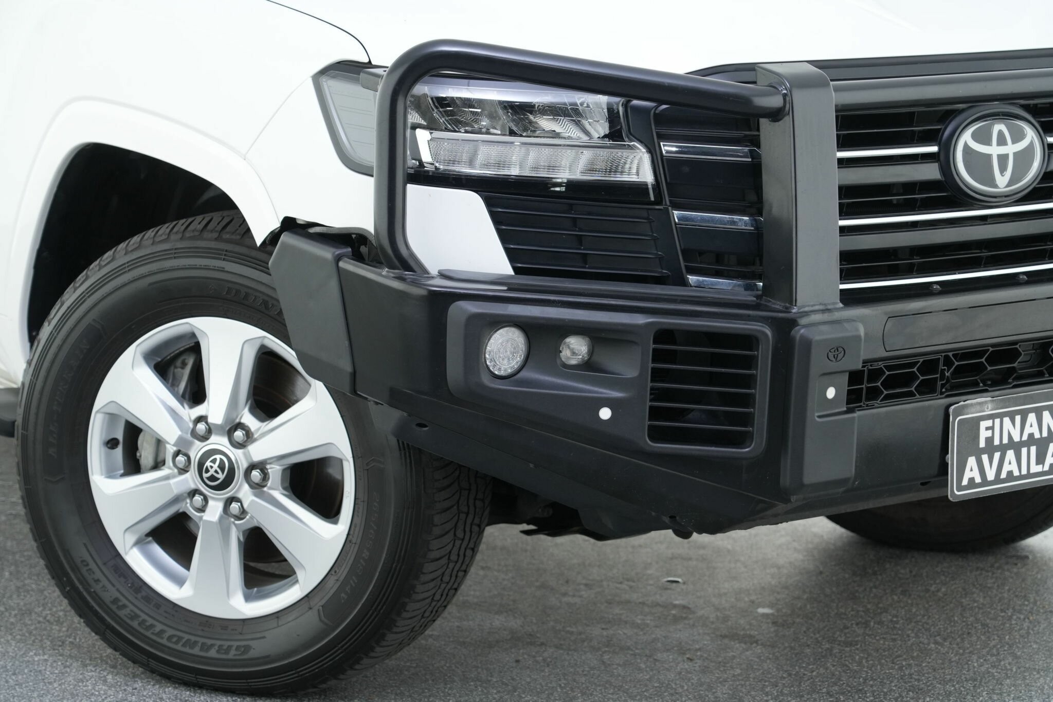 Toyota Landcruiser image 2