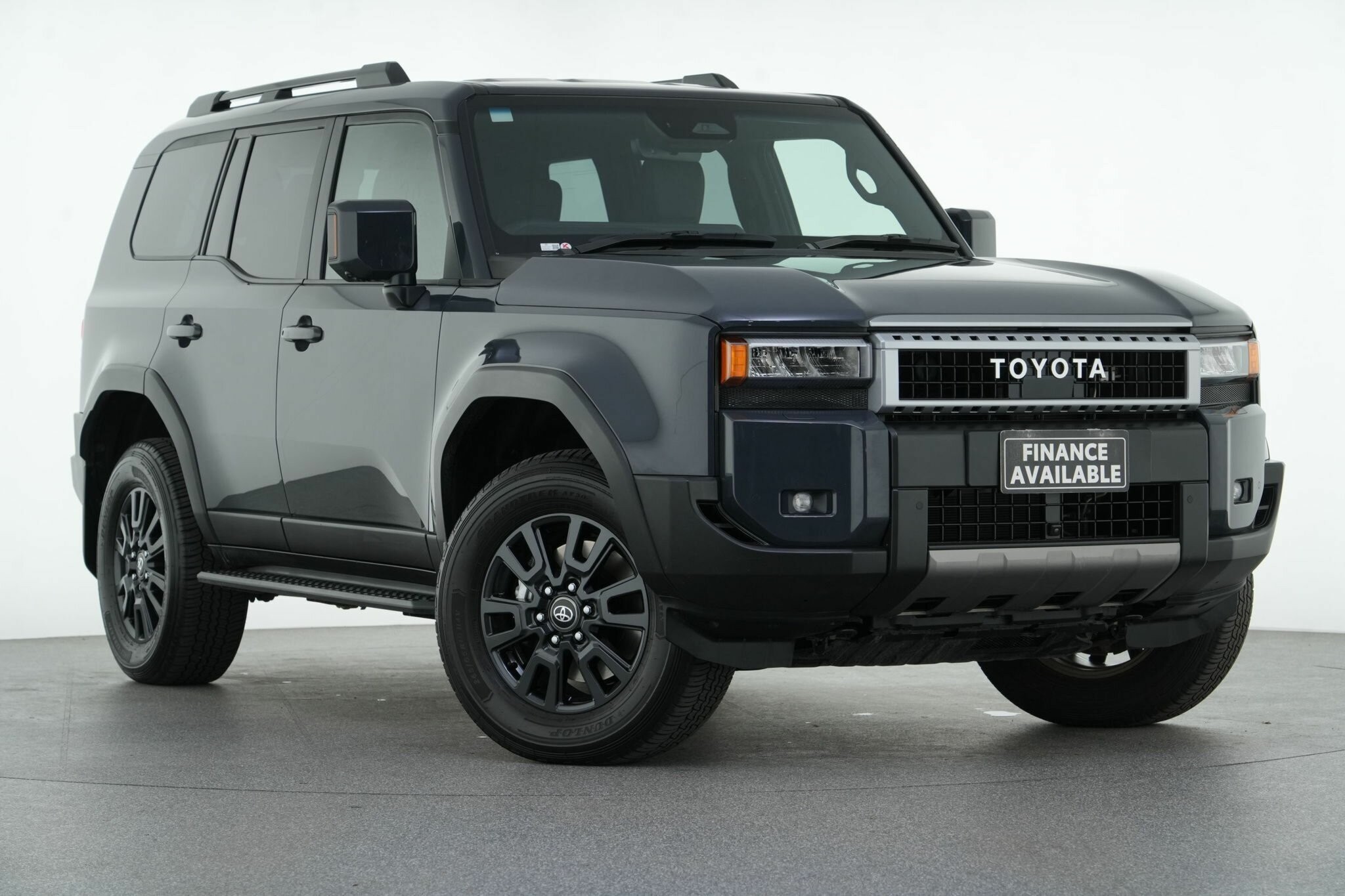 Toyota Landcruiser Prado image 1