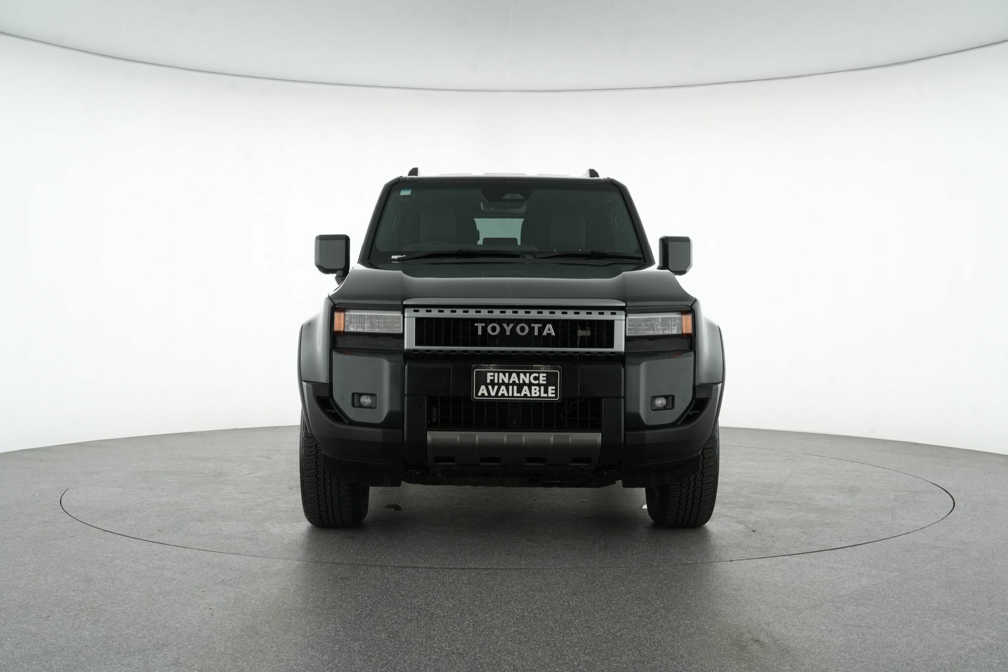 Toyota Landcruiser Prado image 3