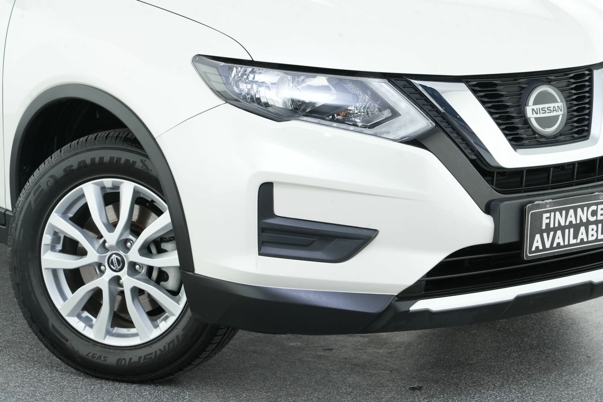Nissan X-trail image 2