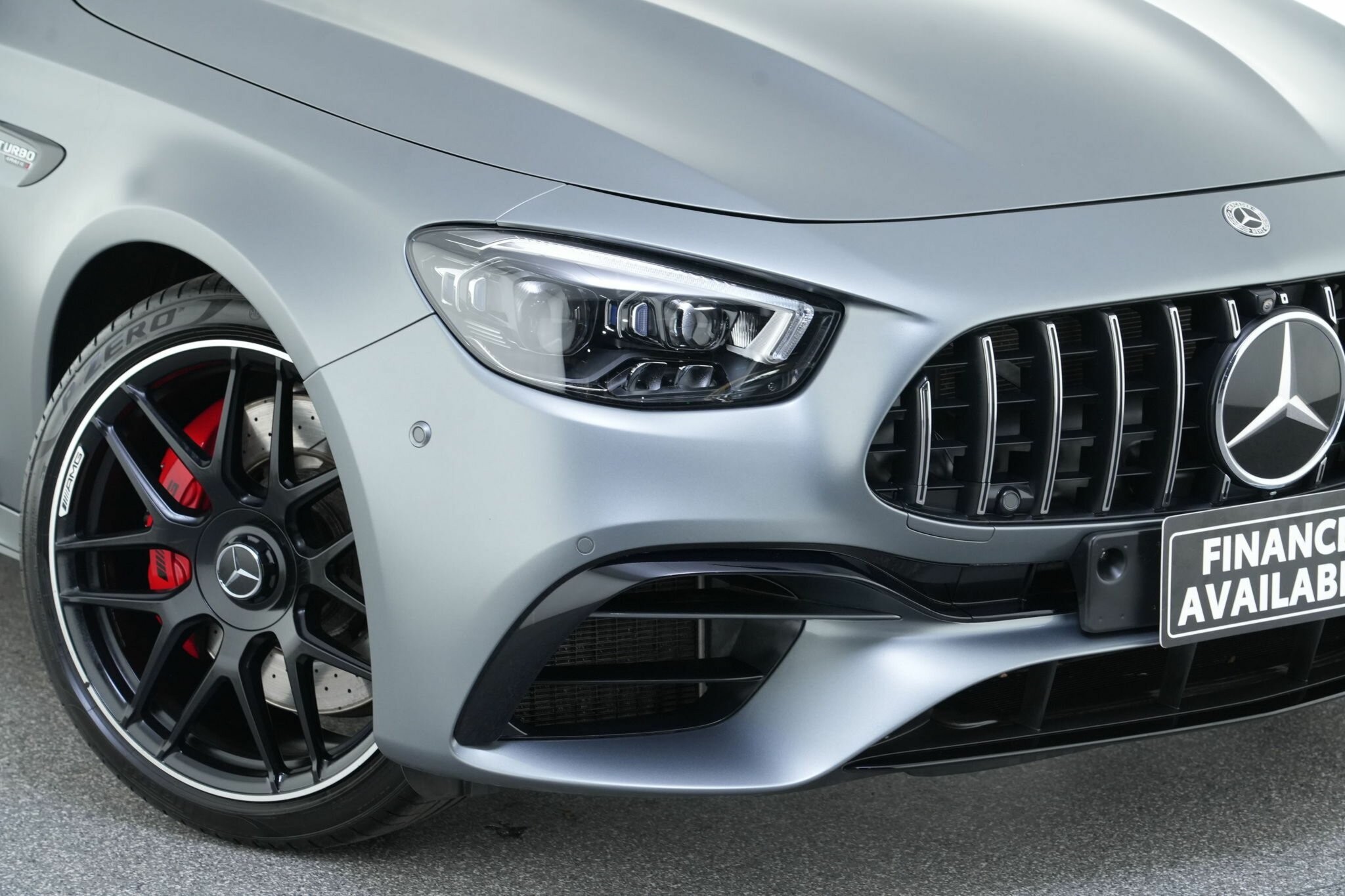 Mercedes Benz E-class image 2