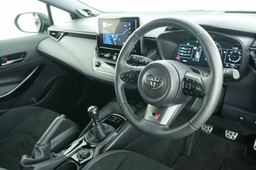 https://vehicle-cdn.autoleague.cloud/30641_U512431_15.jpg