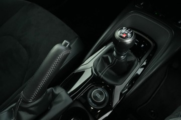 https://vehicle-cdn.autoleague.cloud/30641_U512431_23.jpg