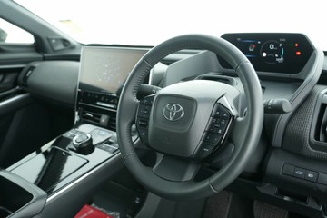 https://vehicle-cdn.autoleague.cloud/30641_U512438_17.jpg