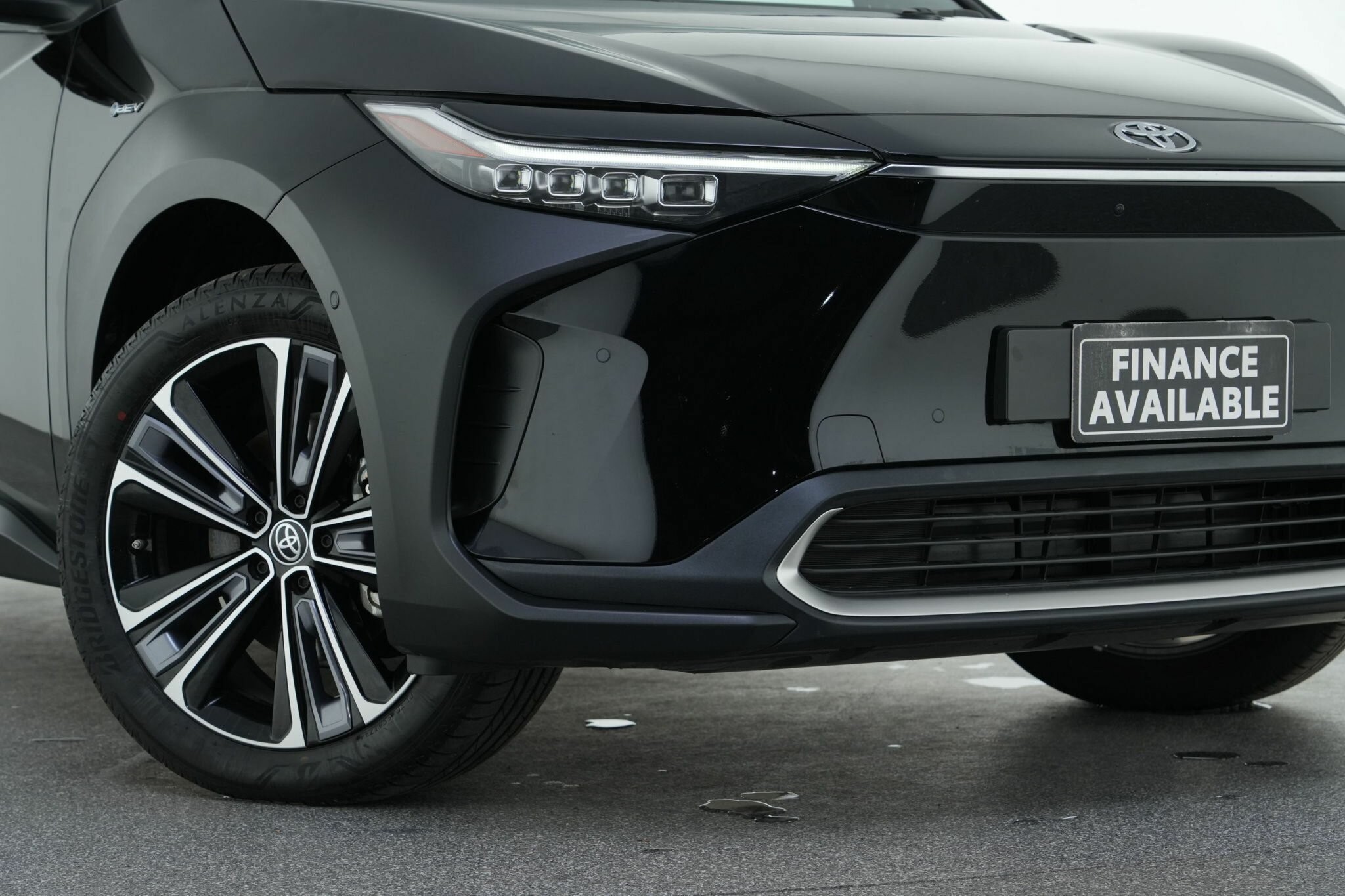 Toyota Bz4x image 2