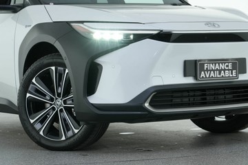 https://vehicle-cdn.autoleague.cloud/30641_U512440_2.jpg