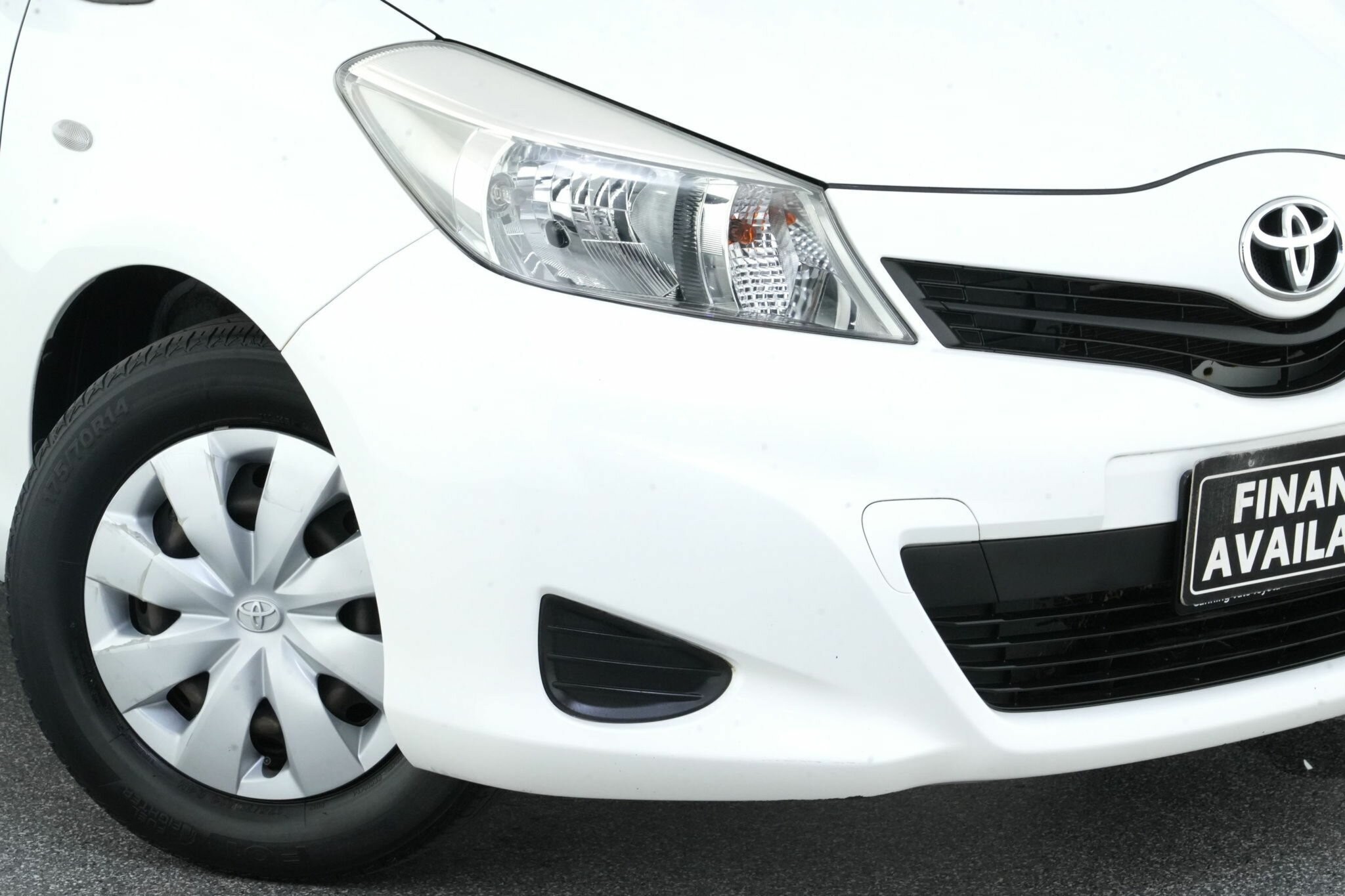 Toyota Yaris image 2