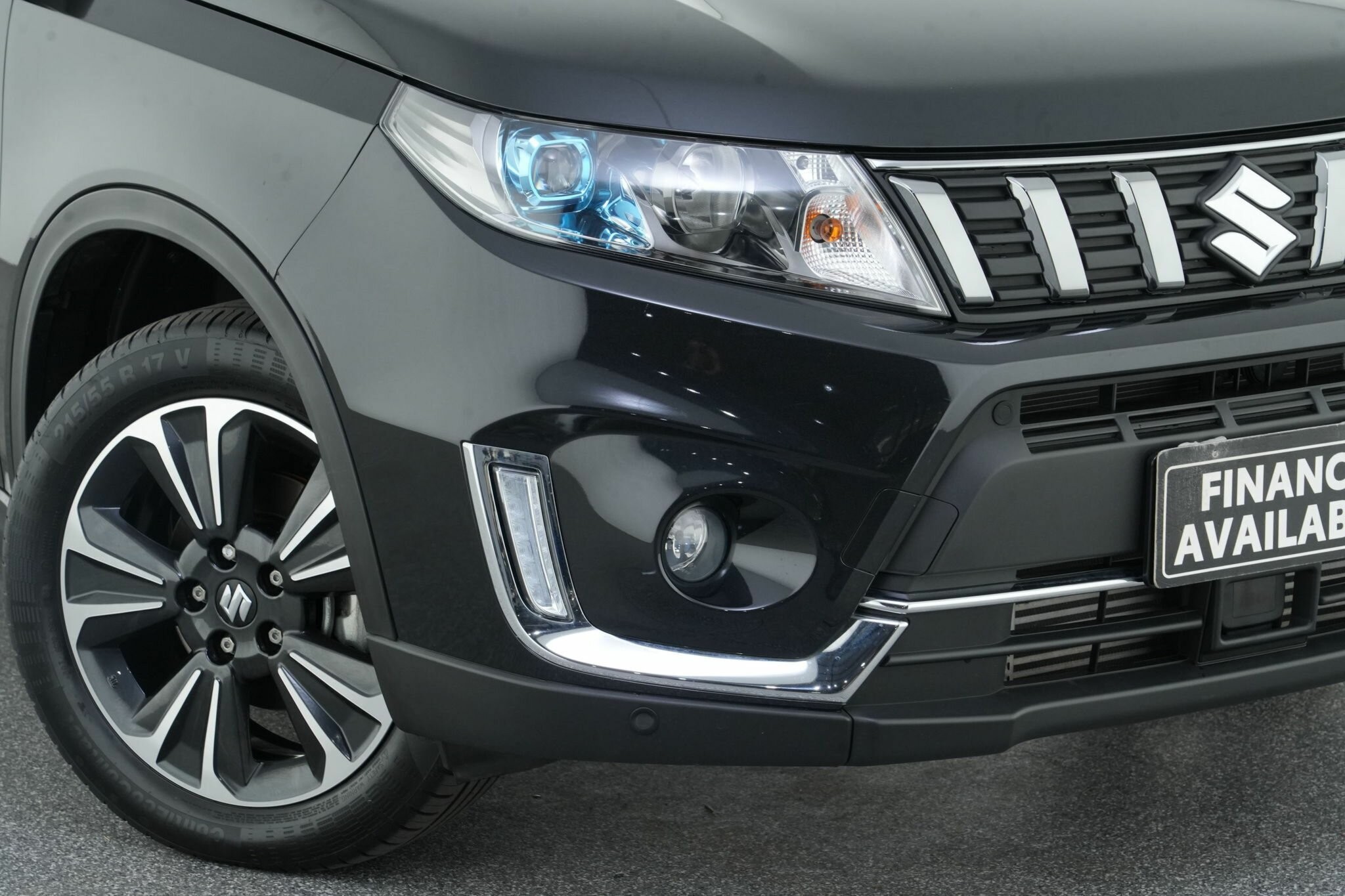 Suzuki Vitara image 2