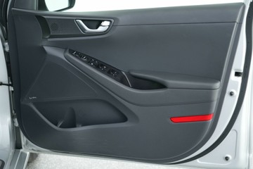 https://vehicle-cdn.autoleague.cloud/30641_U512469_15.jpg