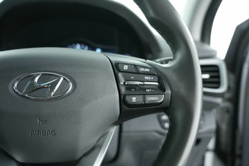 https://vehicle-cdn.autoleague.cloud/30641_U512469_21.jpg