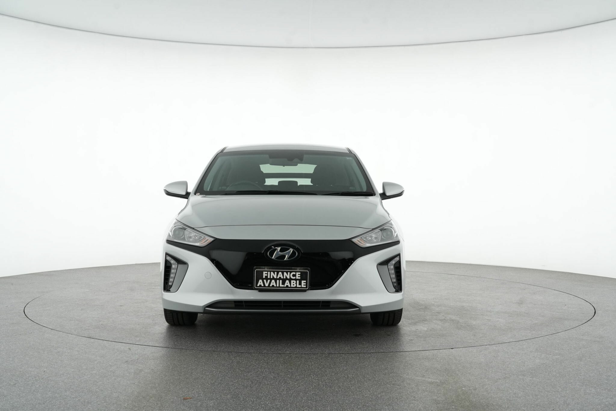 Hyundai Ioniq image 3