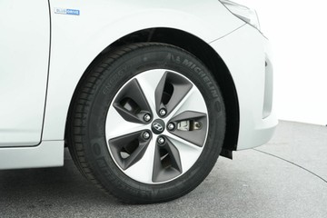 https://vehicle-cdn.autoleague.cloud/30641_U512469_8.jpg