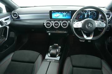 https://vehicle-cdn.autoleague.cloud/30641_U512494_15.jpg