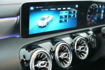https://vehicle-cdn.autoleague.cloud/30641_U512494_31.jpg