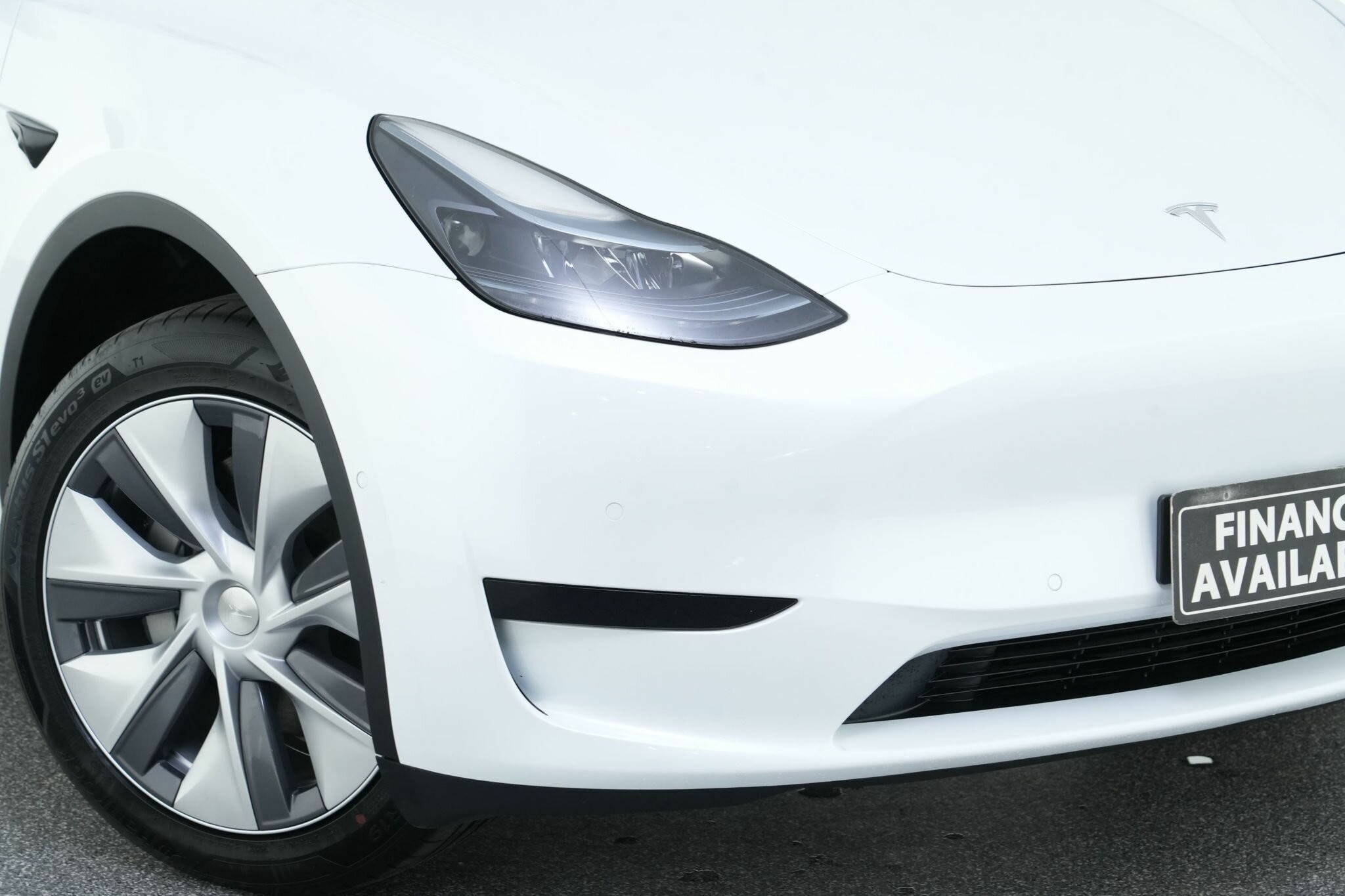 Tesla Model Y image 2