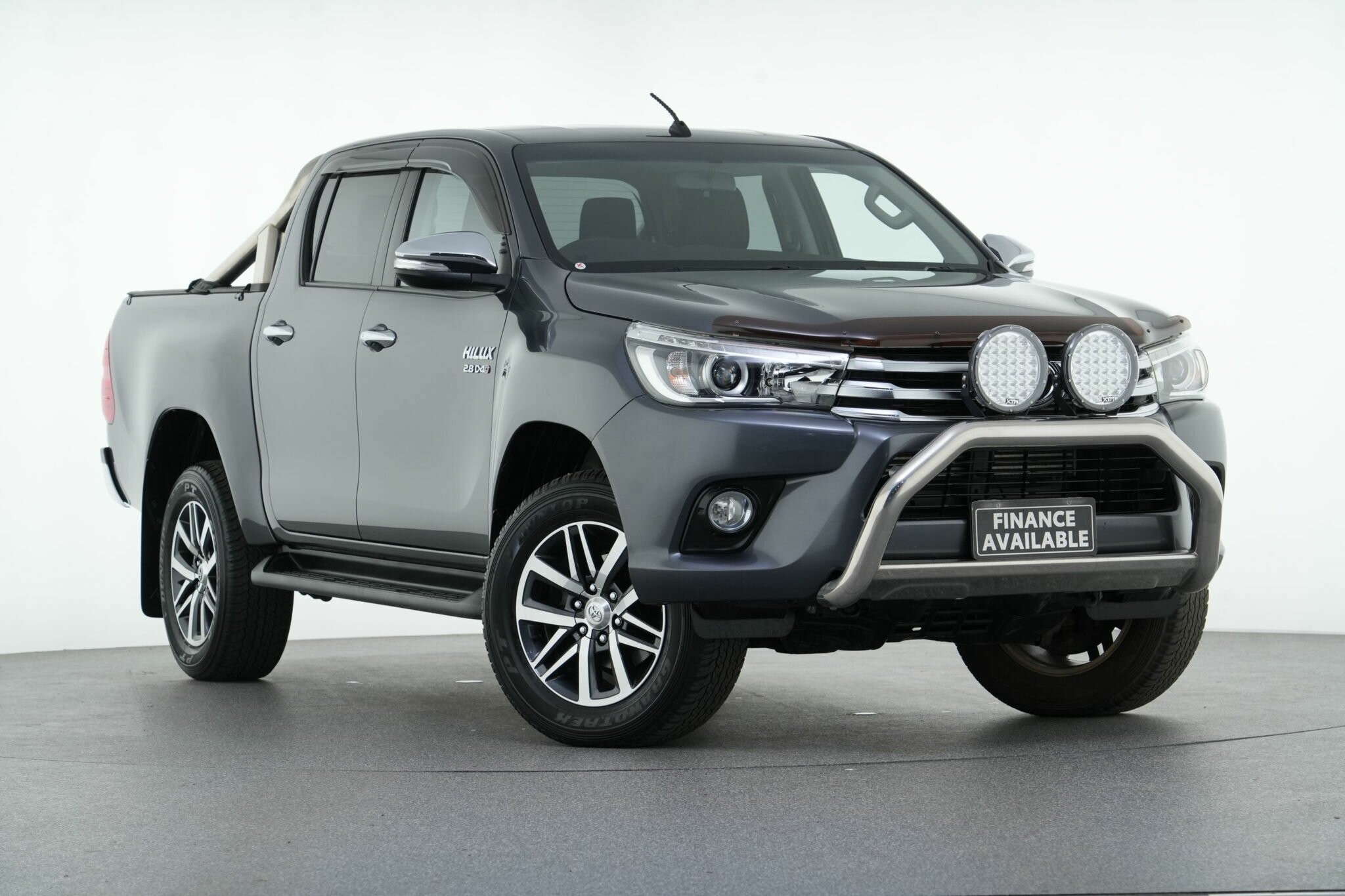Toyota Hilux image 1