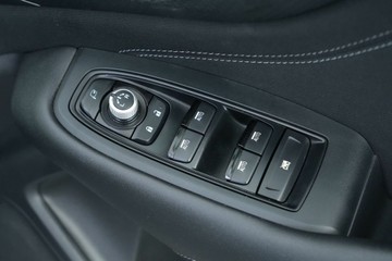 https://vehicle-cdn.autoleague.cloud/30641_U512509_18.jpg