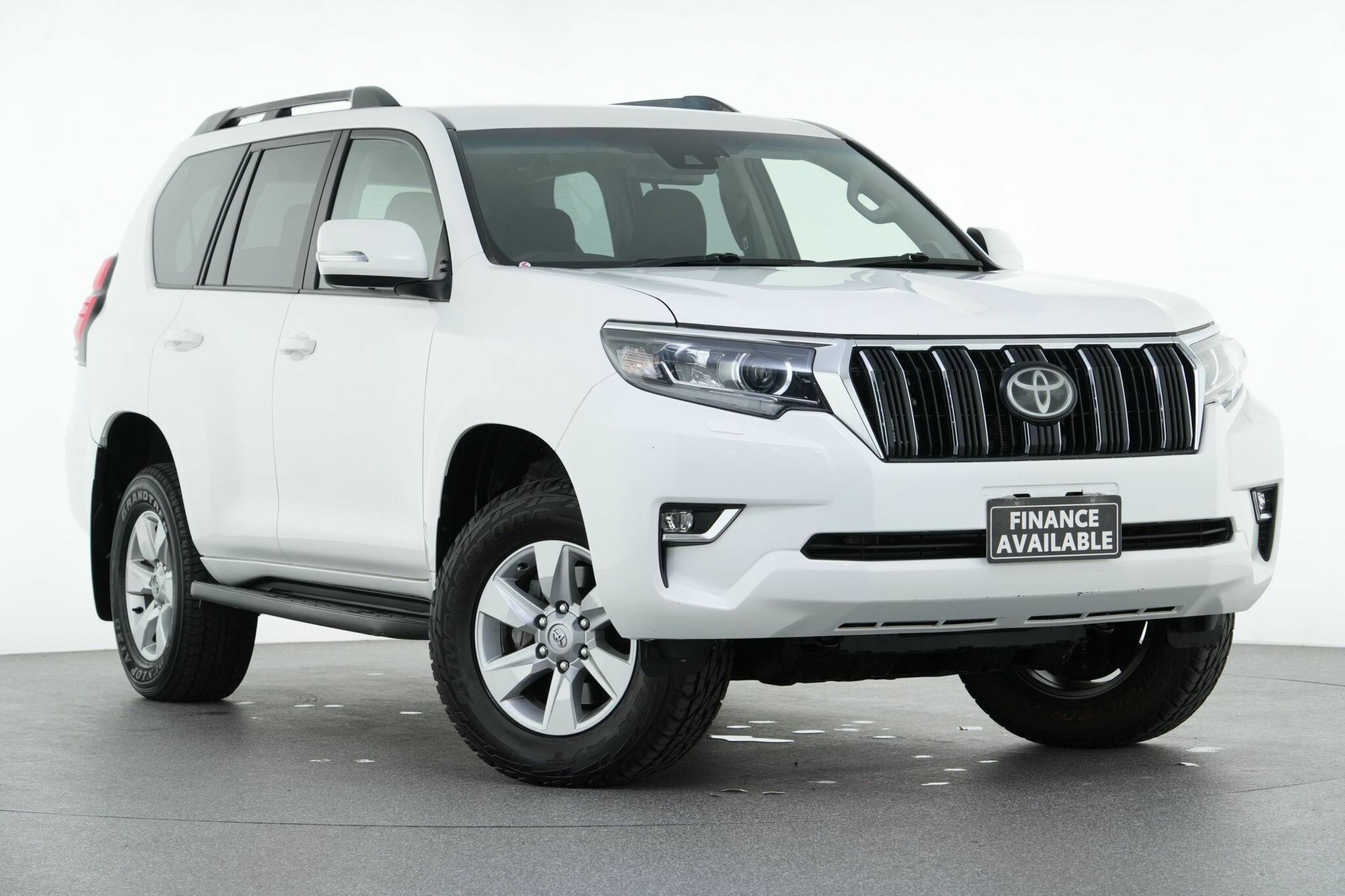 Toyota Landcruiser Prado image 1