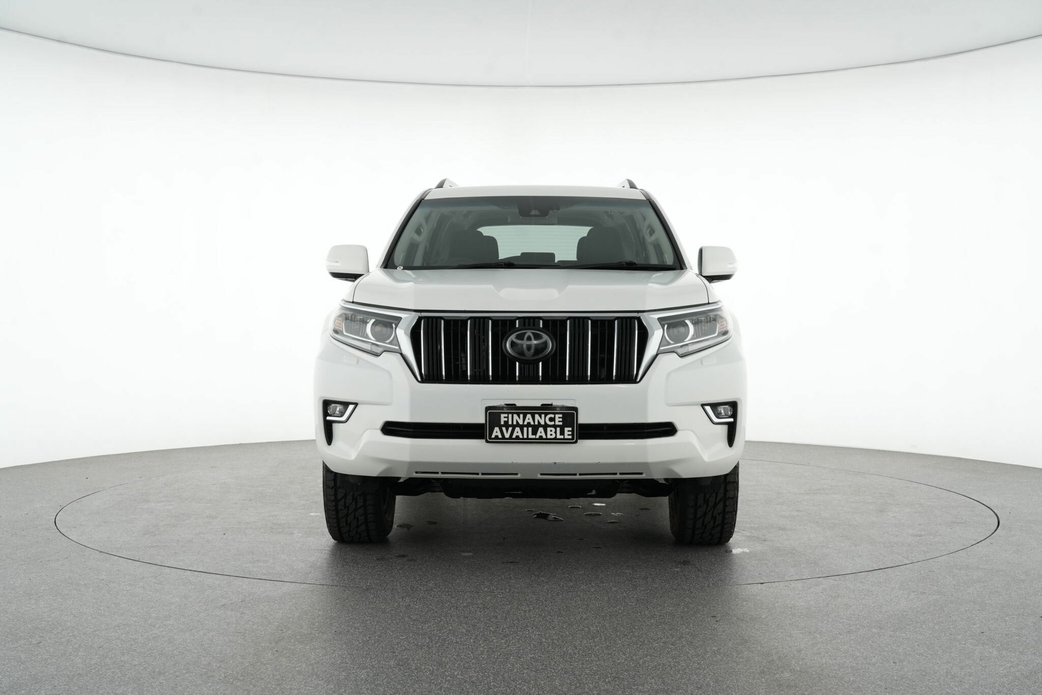 Toyota Landcruiser Prado image 3