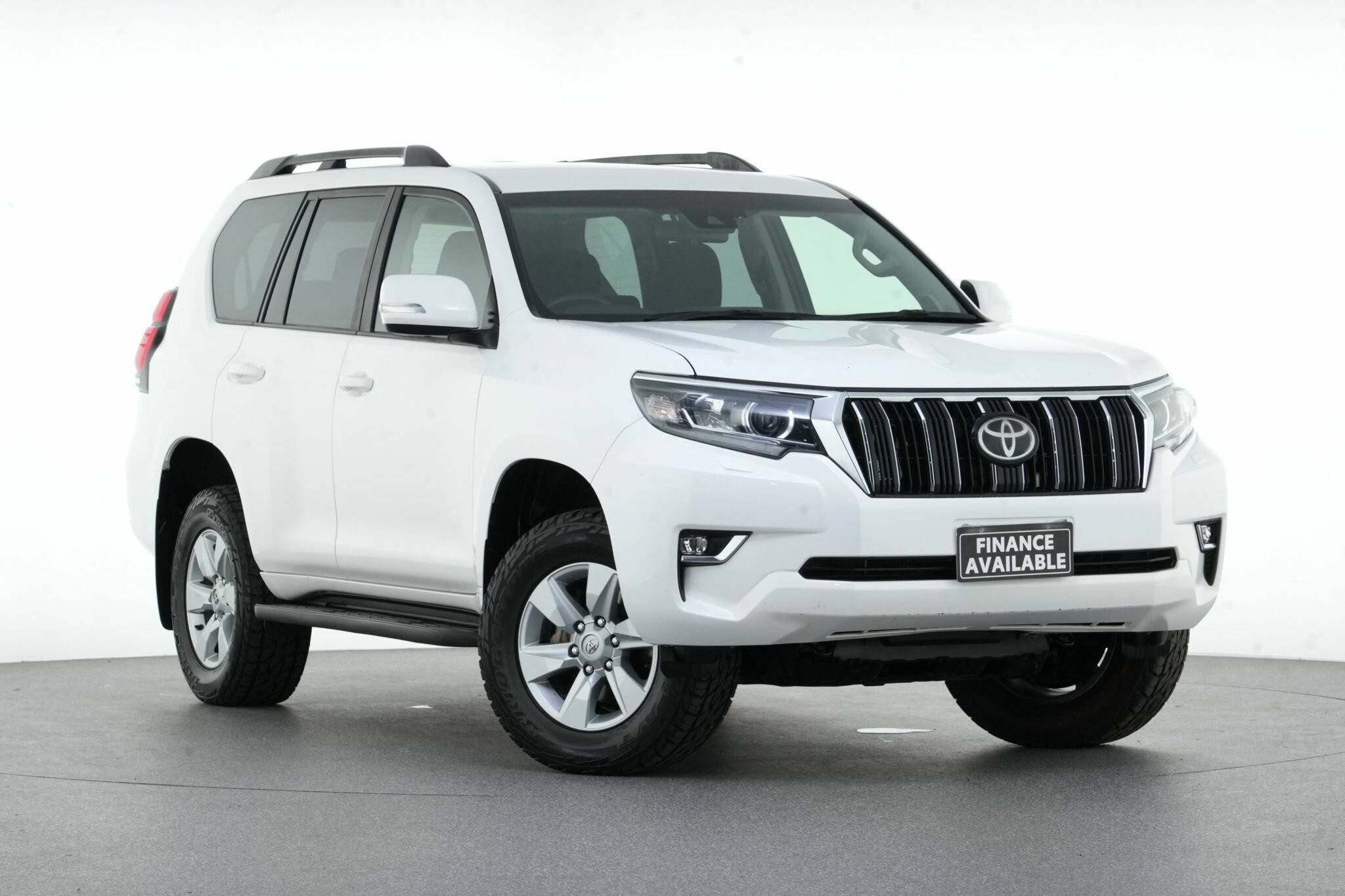 Toyota Landcruiser Prado image 1