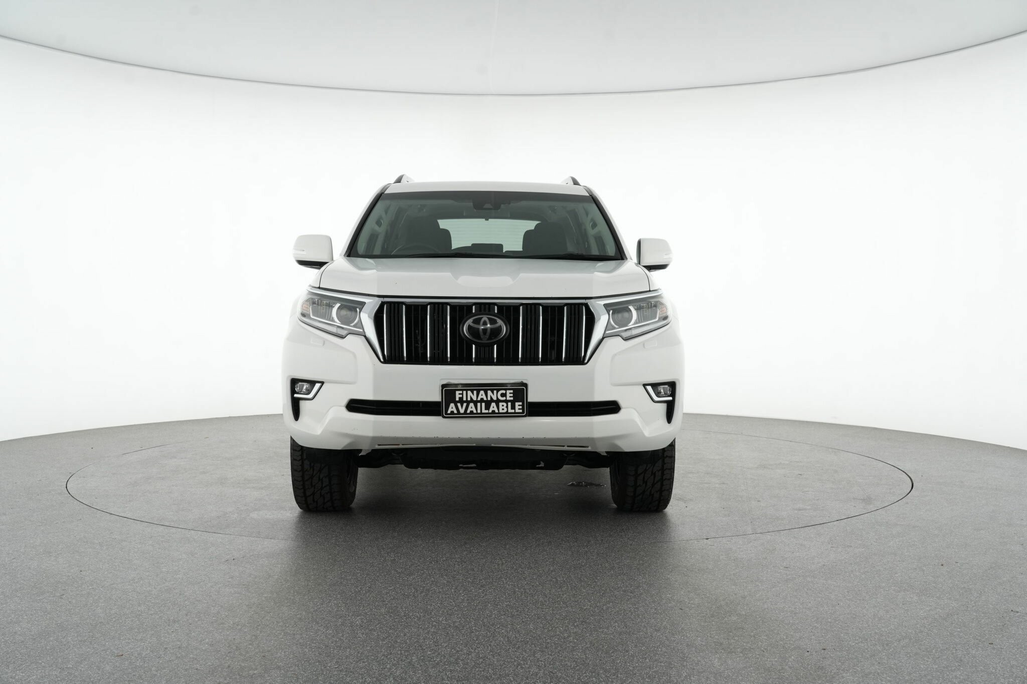 Toyota Landcruiser Prado image 3