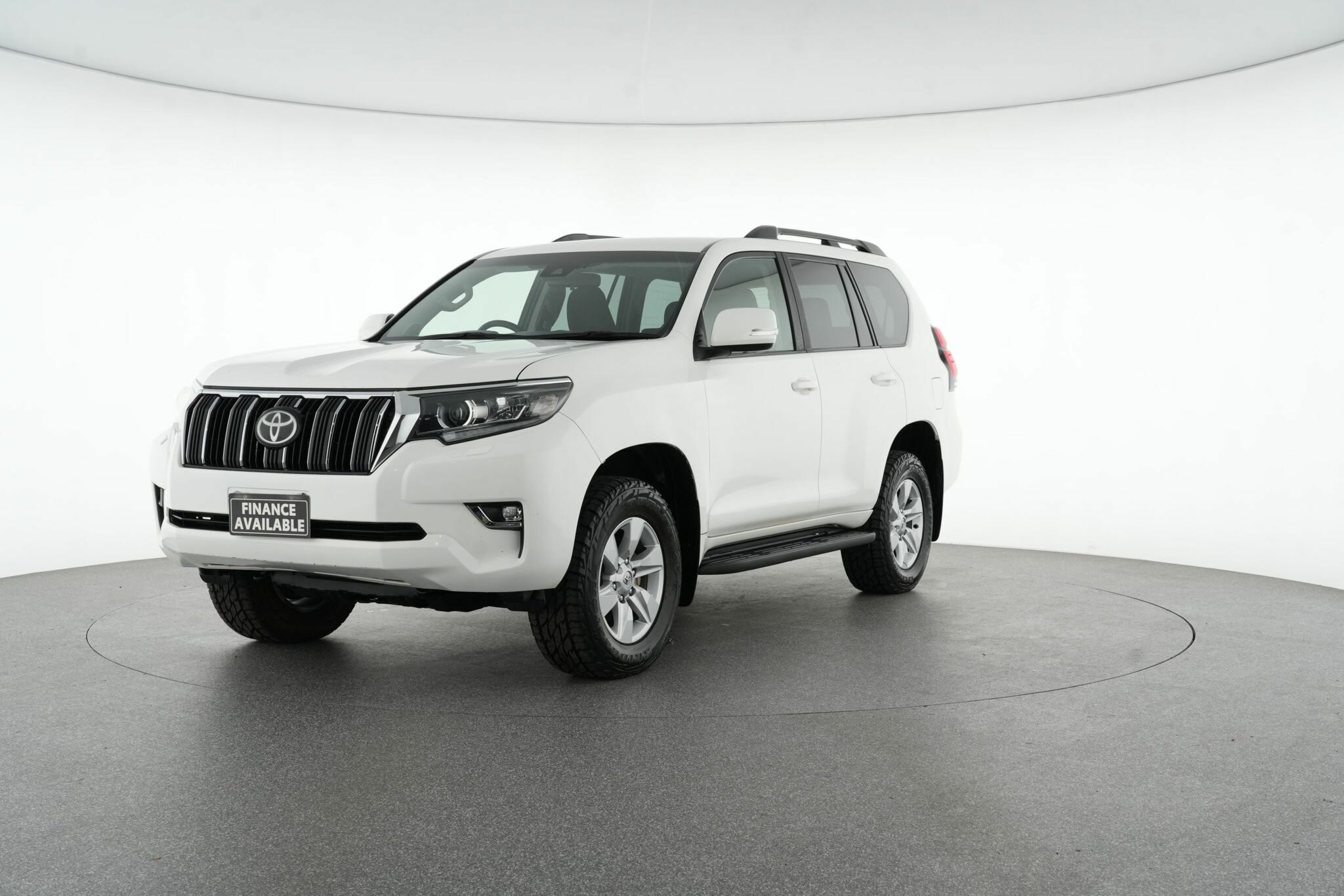 Toyota Landcruiser Prado image 4