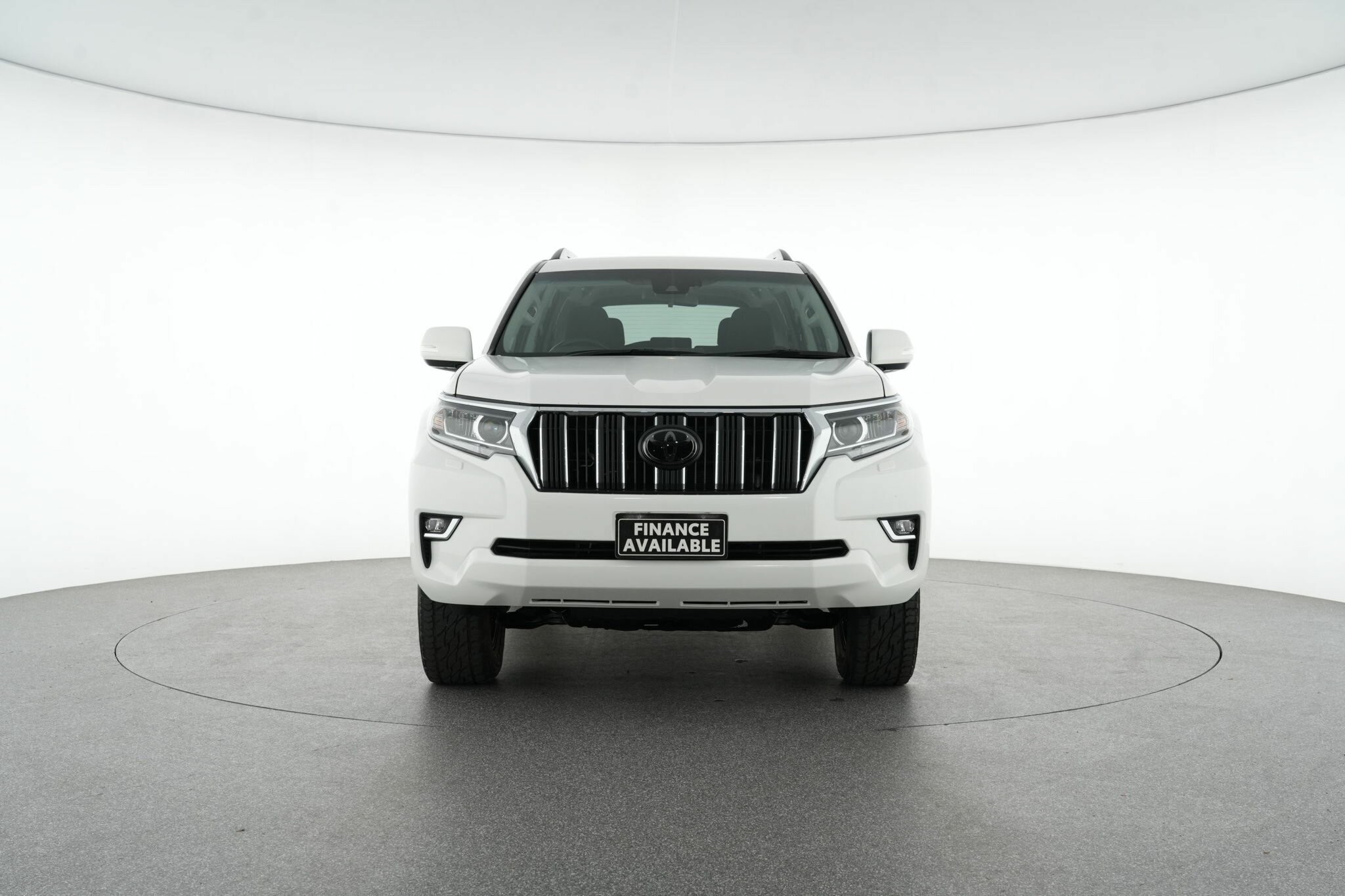 Toyota Landcruiser Prado image 3