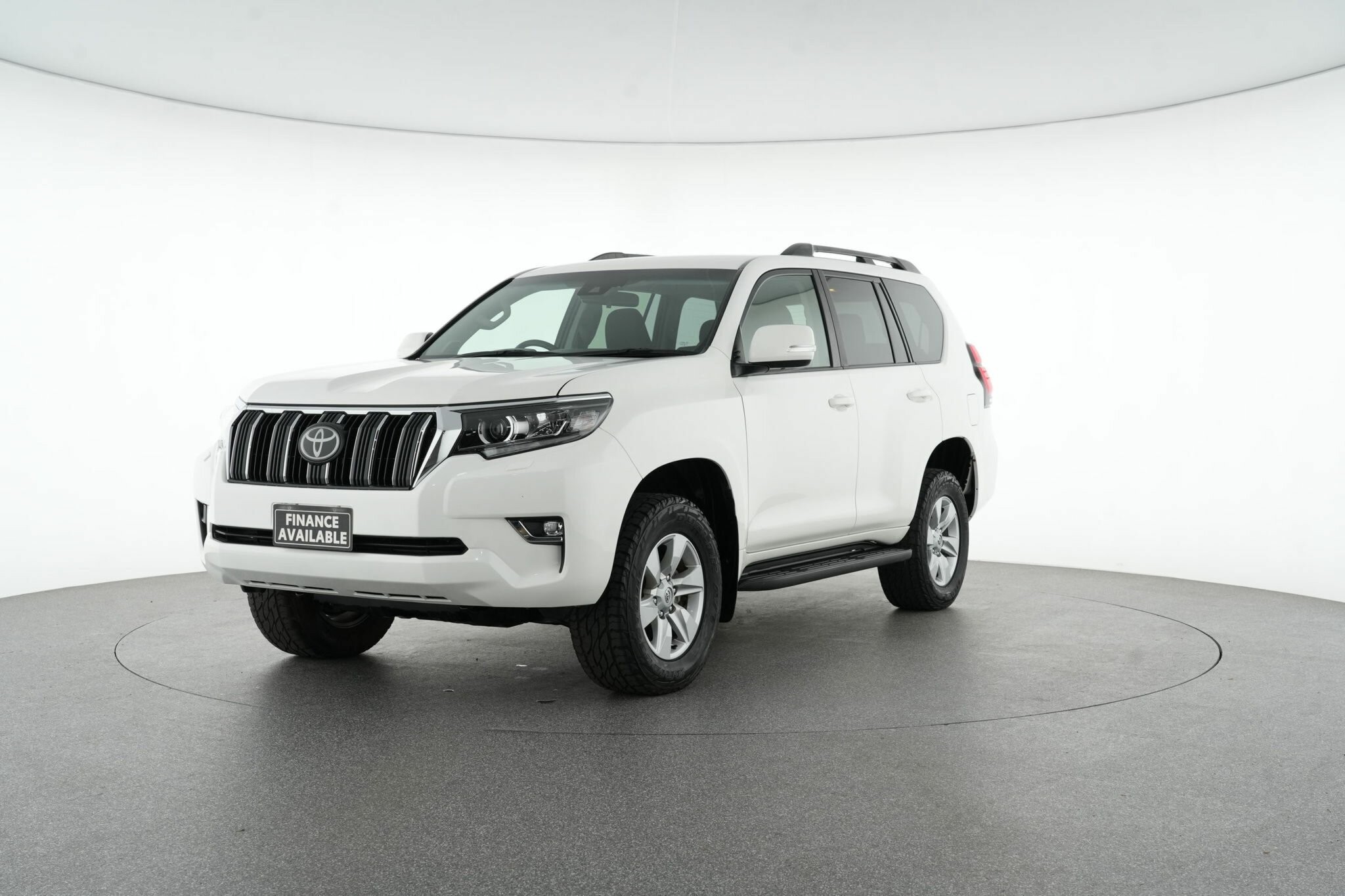 Toyota Landcruiser Prado image 4
