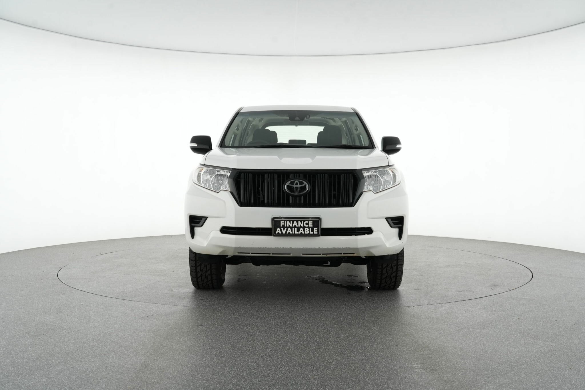Toyota Landcruiser Prado image 3
