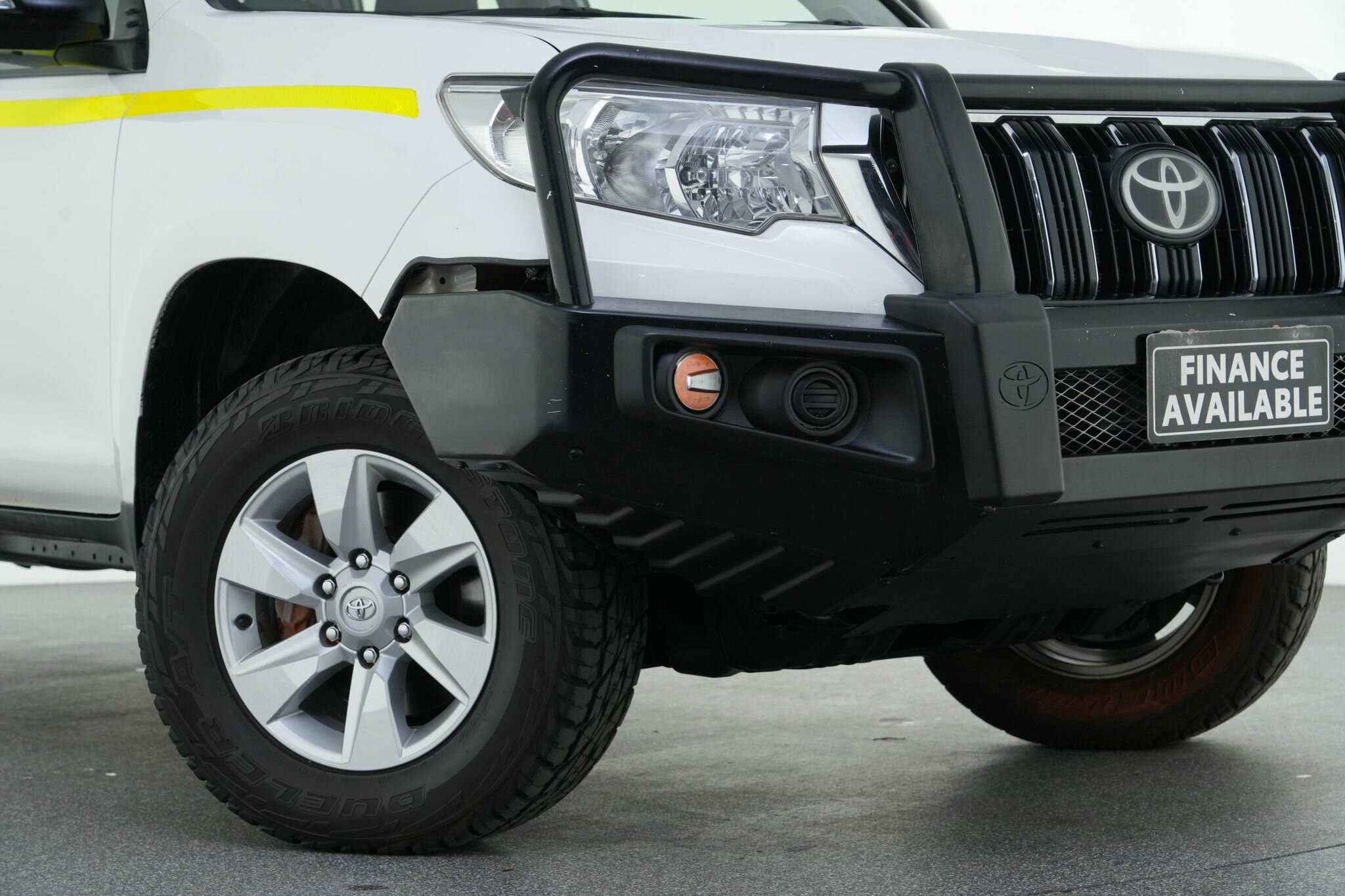 Toyota Landcruiser Prado image 2