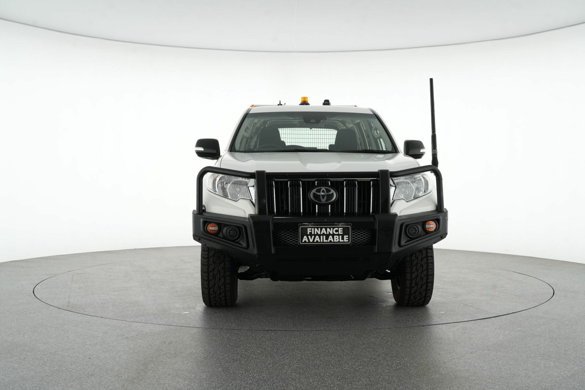 Toyota Landcruiser Prado image 3