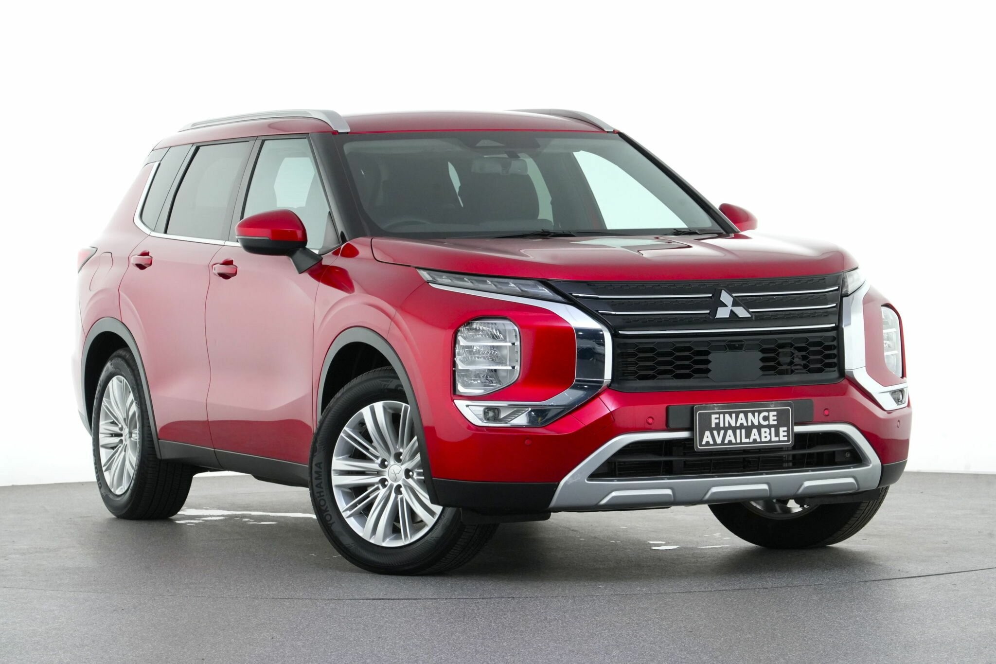 Mitsubishi Outlander image 1