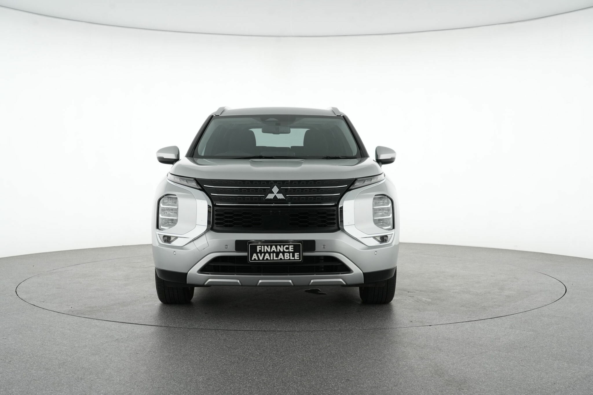 Mitsubishi Outlander image 3