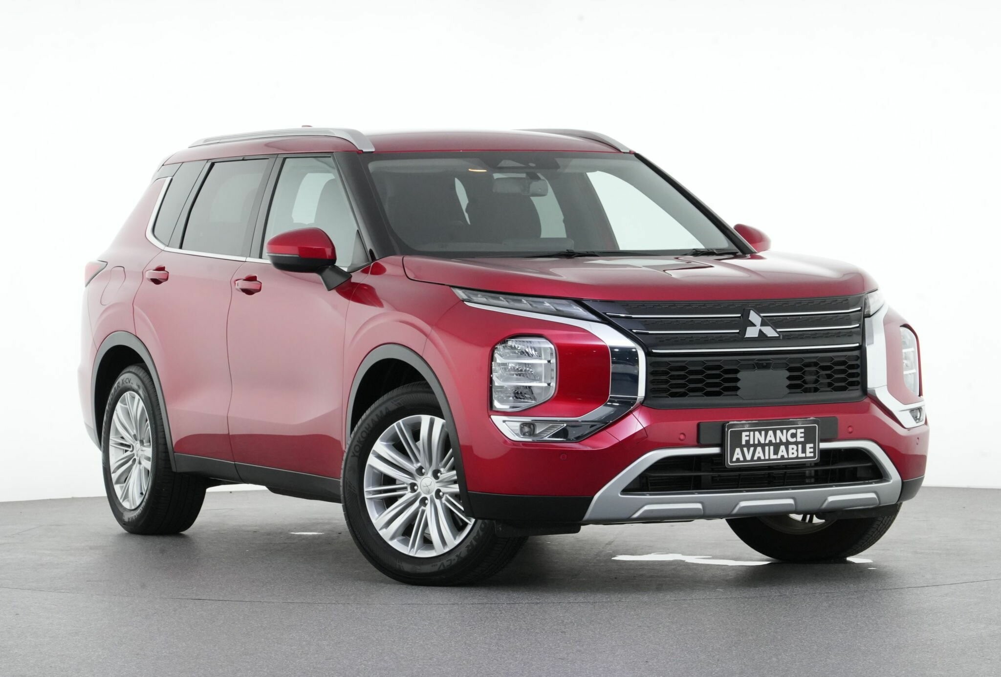 Mitsubishi Outlander image 1