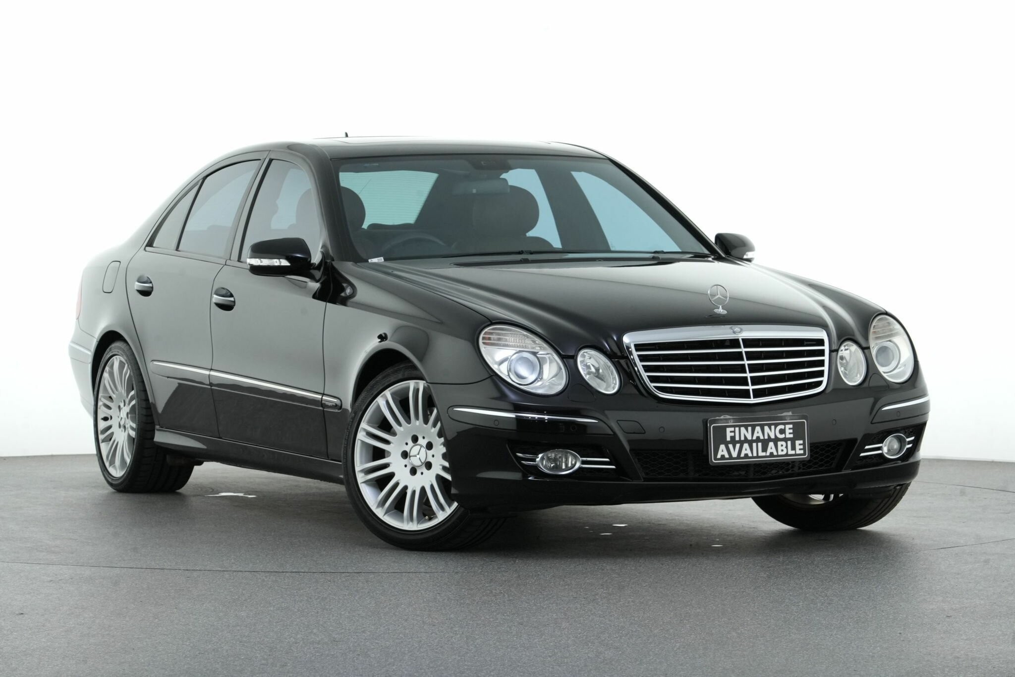 Mercedes Benz E-class image 1