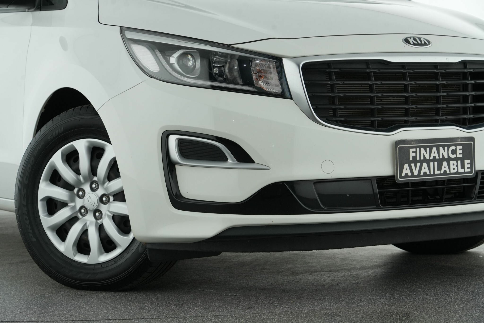 Kia Carnival image 2