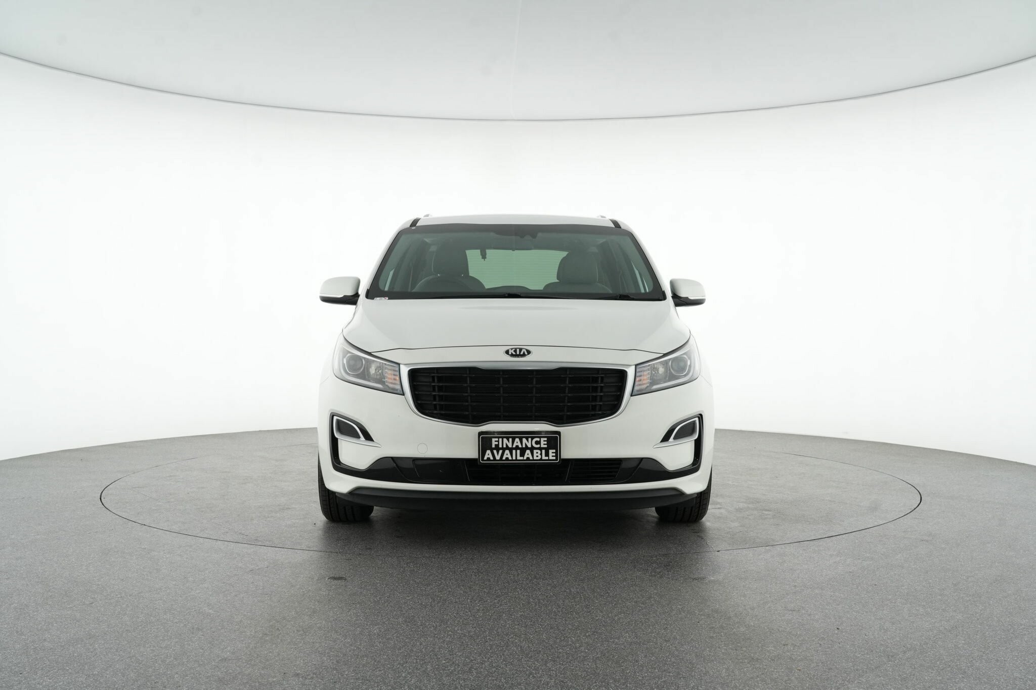 Kia Carnival image 3