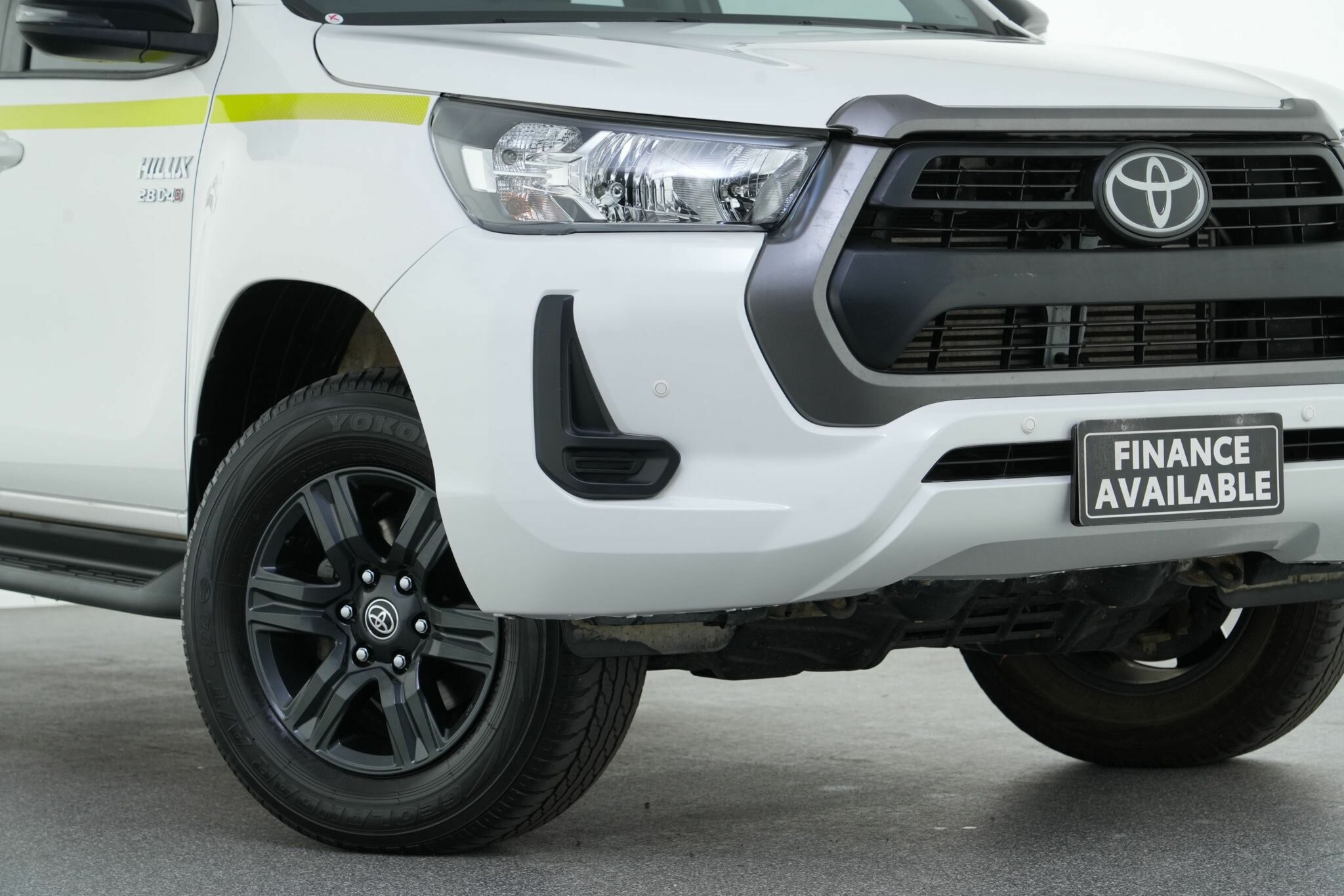 Toyota Hilux image 2