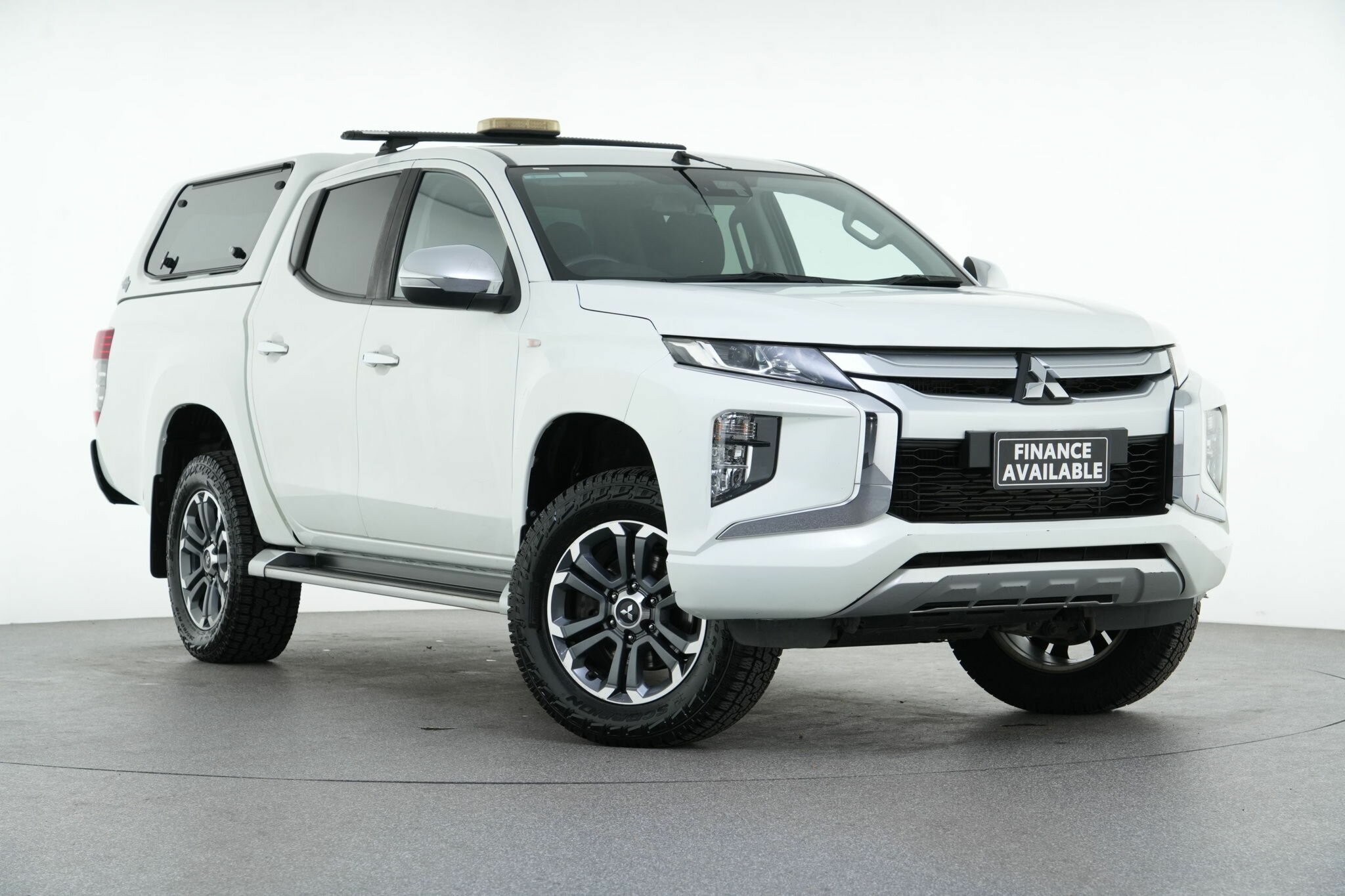 Mitsubishi Triton image 1