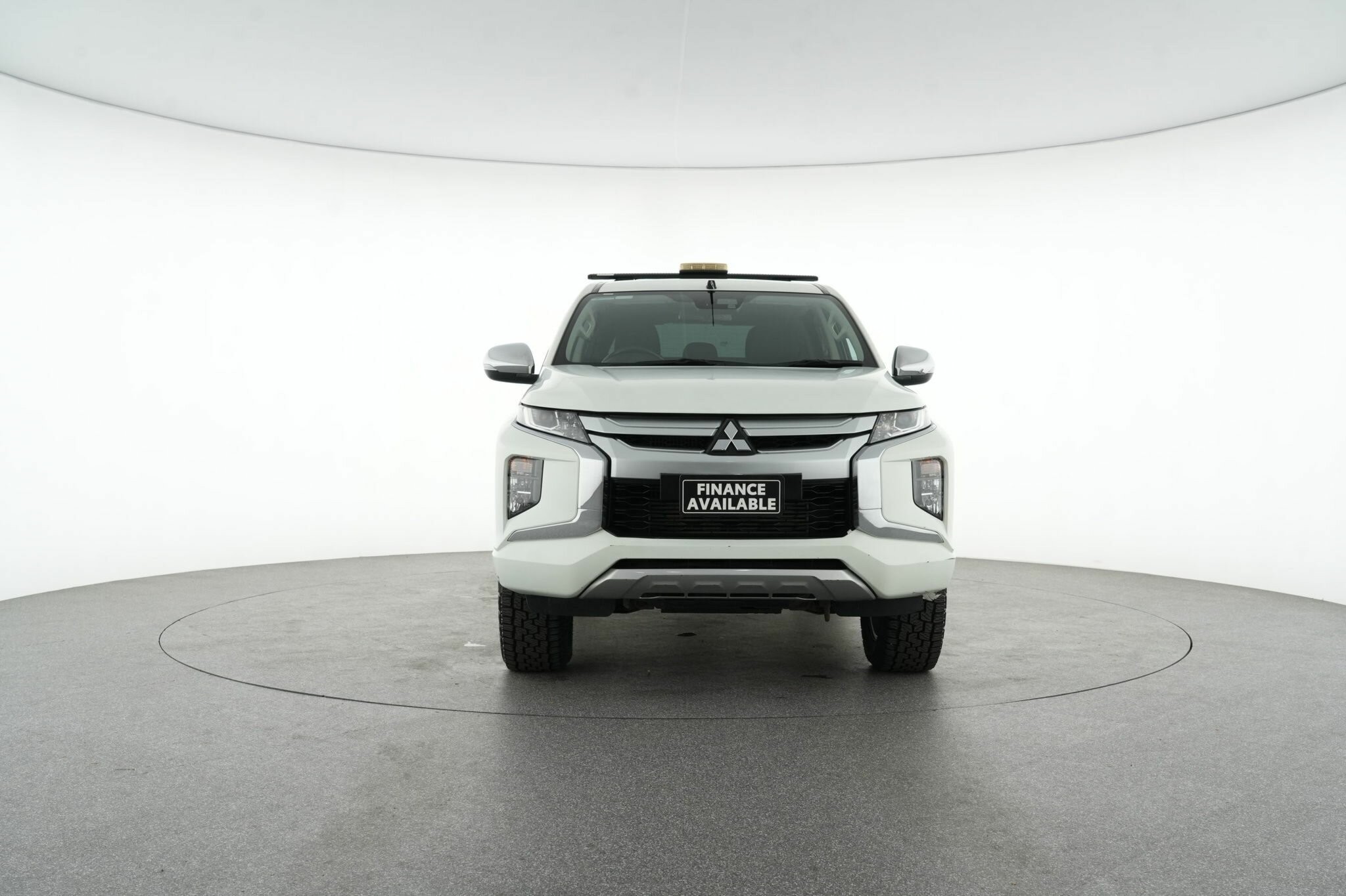 Mitsubishi Triton image 3
