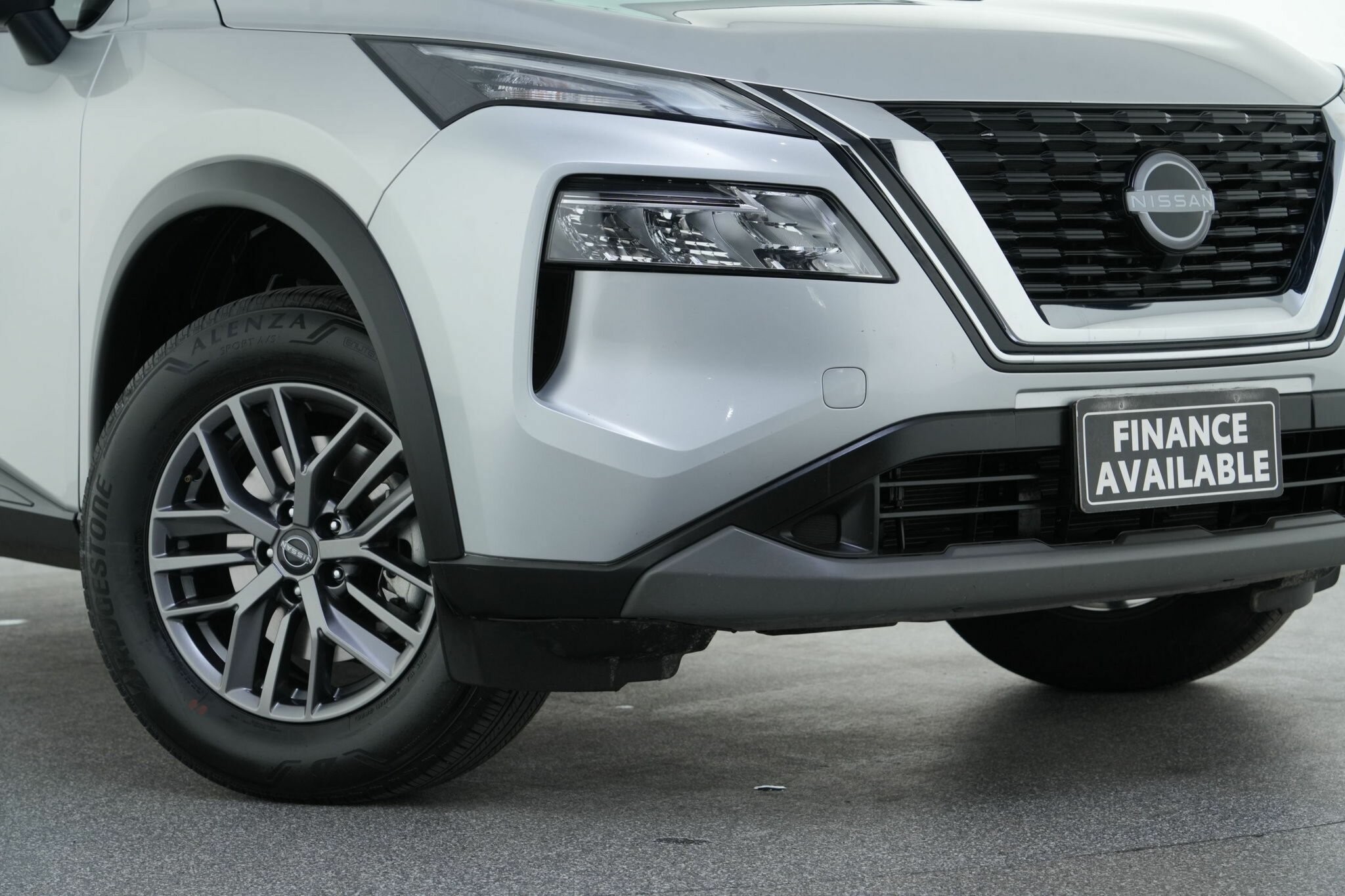 Nissan X-trail image 2