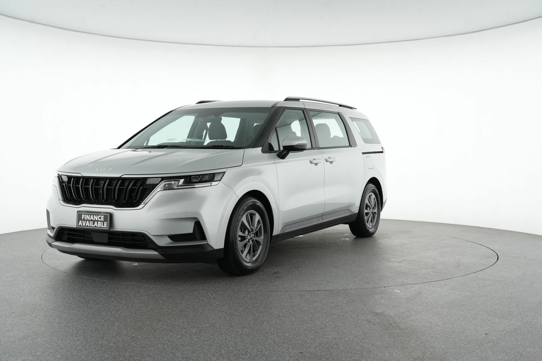 Kia Carnival image 4