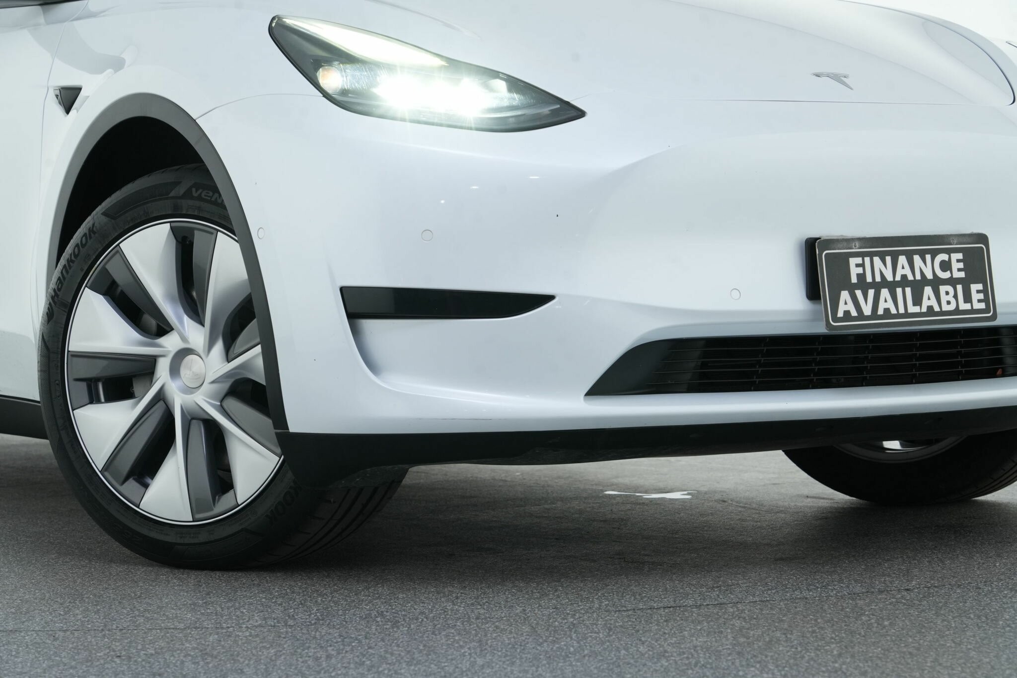 Tesla Model Y image 2