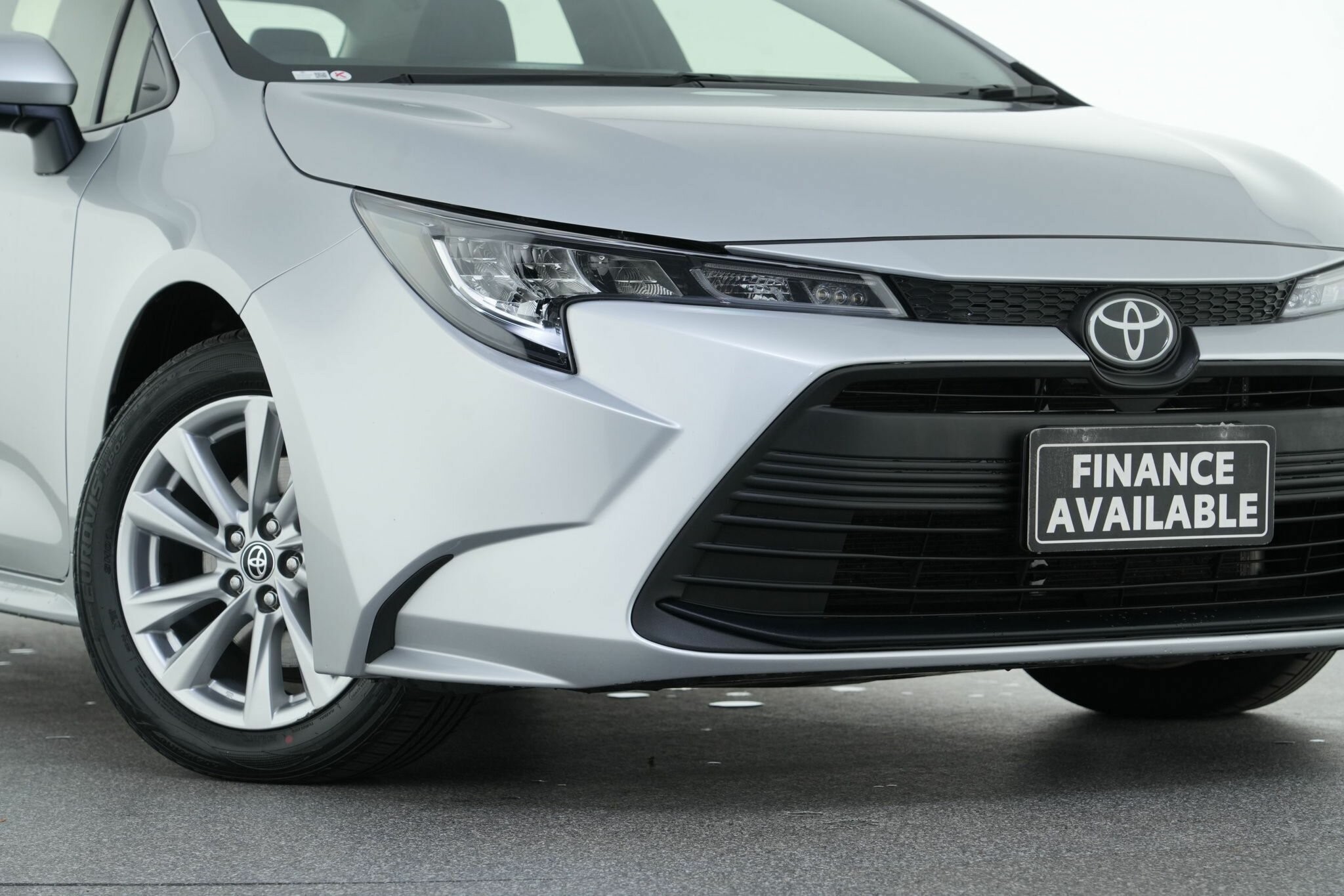 Toyota Corolla image 2