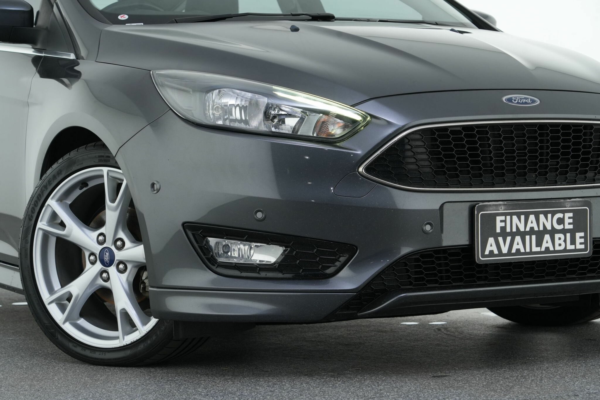 Ford Focus image 2