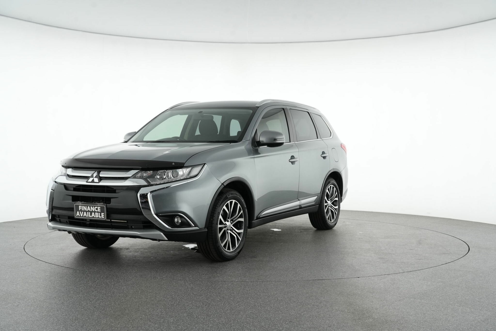 Mitsubishi Outlander image 4