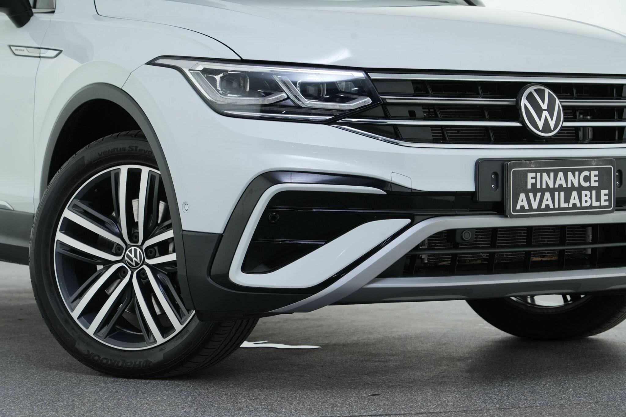 Volkswagen Tiguan image 2