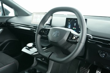 https://vehicle-cdn.autoleague.cloud/30641_U512626_17.jpg