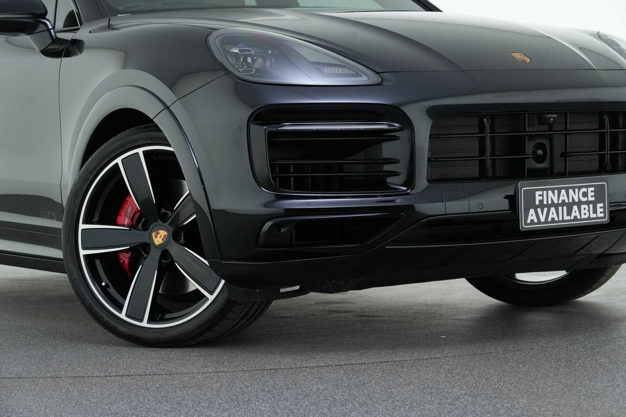Porsche Cayenne image 2